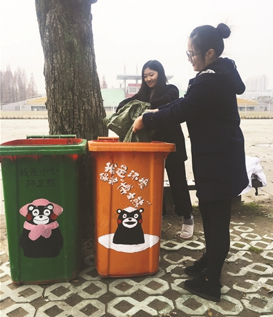 超可愛的校園垃圾桶，引人注意