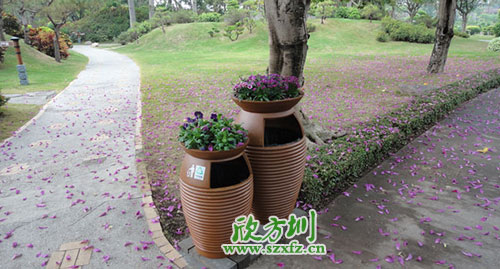  園林景區(qū)環(huán)保的選擇，玻璃鋼帶花盆垃圾桶
